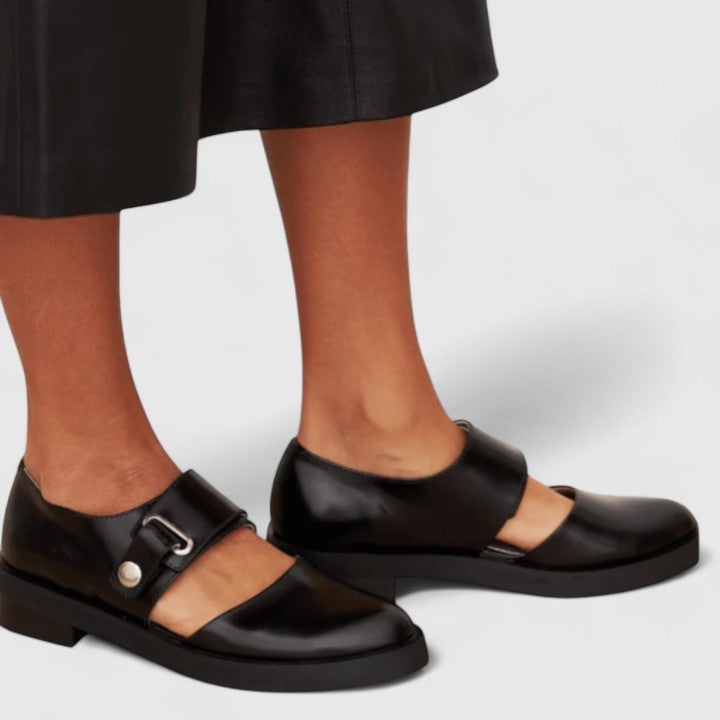 The Elara Grace | Buckle Flats